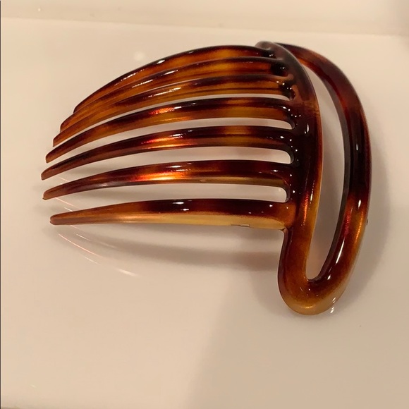 Comb - Picture 2 of 3